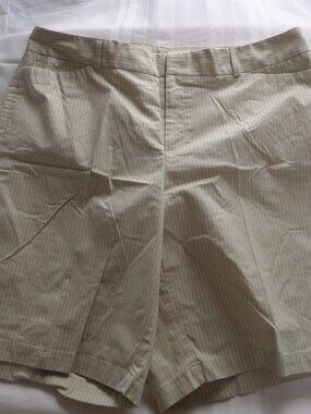 Dockers Woman's Tan Striped Lightweight Short Size 18W